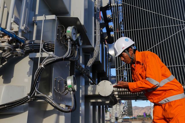 Cụm nhà máy điện mặt trời 330mwp lớn nhất Đông Nam Á chính thức hòa lưới điện quốc gia